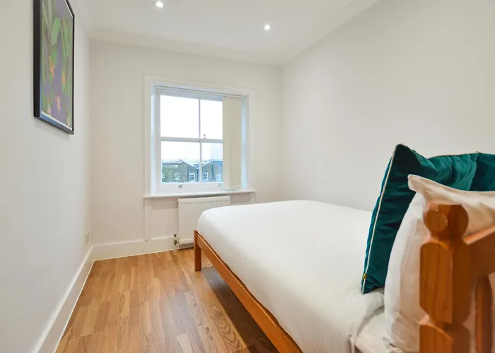 Westbourne Crescent Serviced Apartments