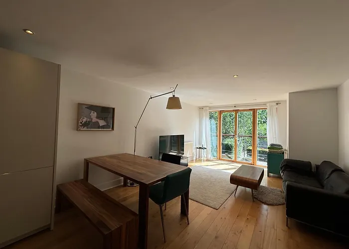 Stylish 1Bd Flat In Gated Community Clapham