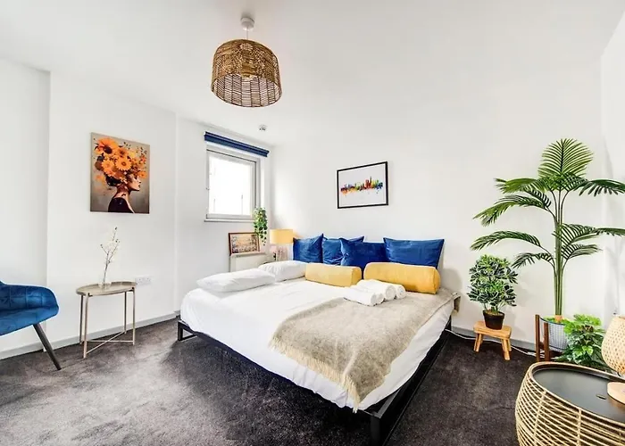 London Thames Canary Wharf Flat Sleeps 8 Near O2 London City Airport