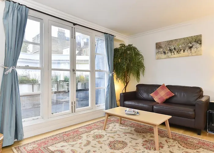 Charming Flat Near Earl\'S Court Station, 4 Guests