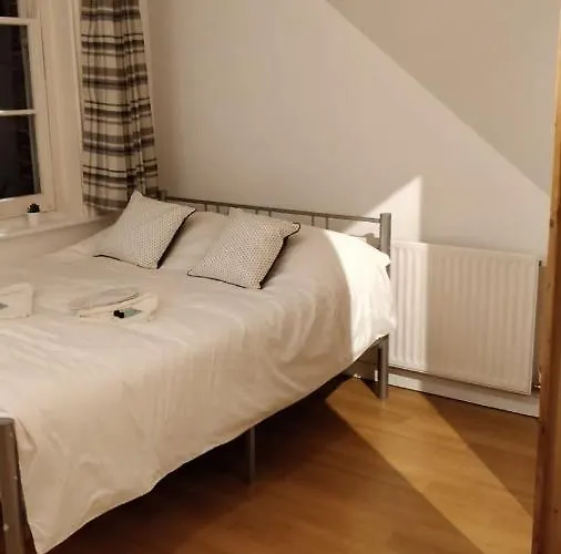 Fieldgate Spacious Rooms