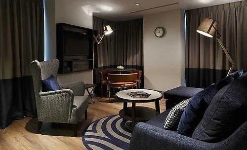 South Point Suites