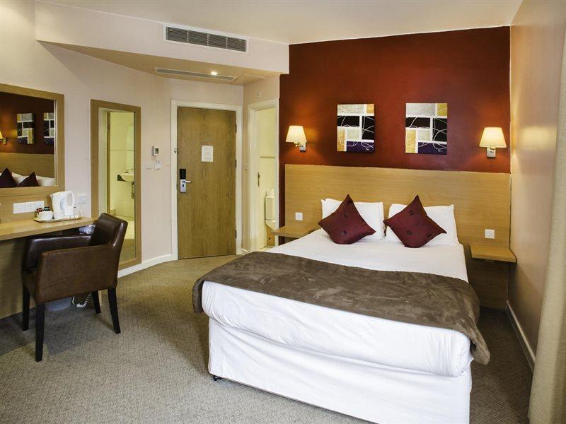 Oyo Luton Hotel 2*