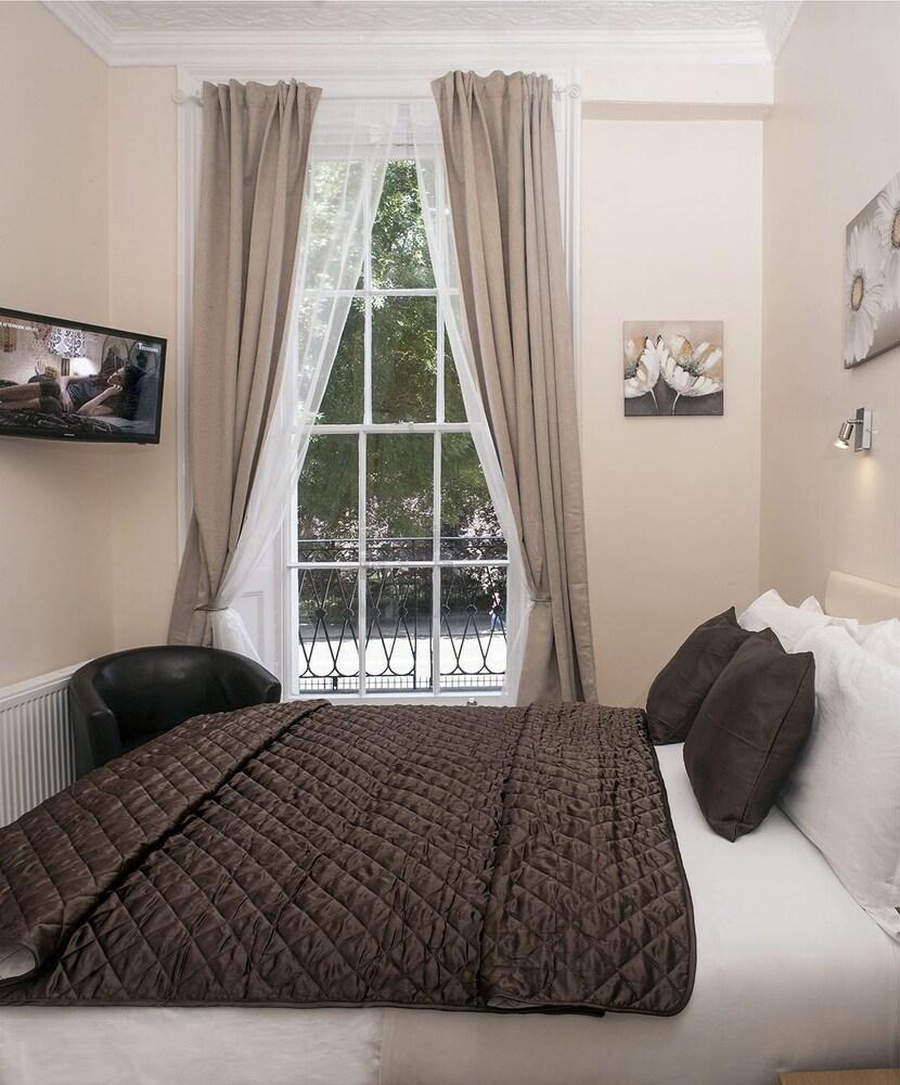 Abc Hyde Park Hotel 3*