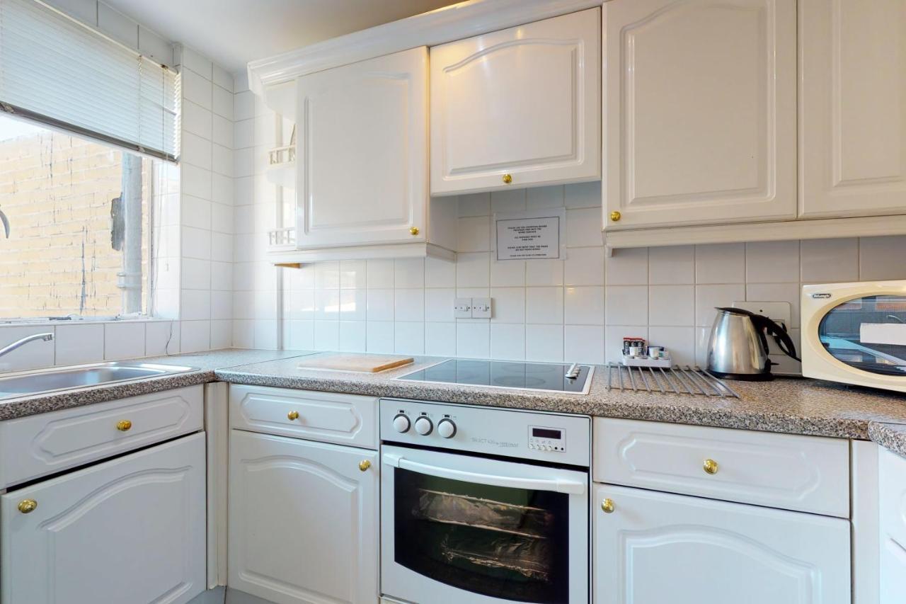 Hertford Court Apartahotel 3*