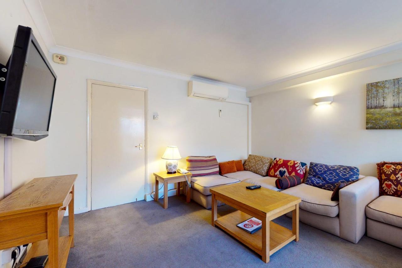 Hertford Court Apartahotel 3*
