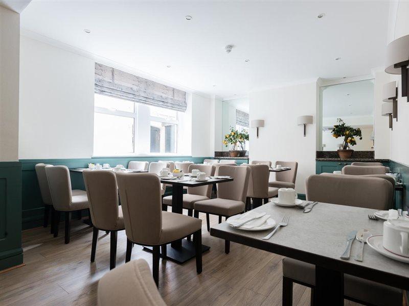 Blandford 4*