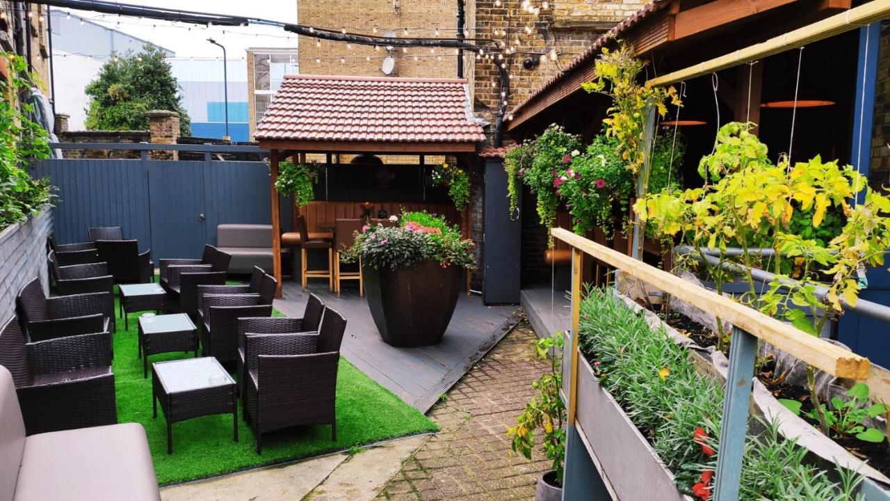 Couette-café Oyo The Kilburn Arms 3*