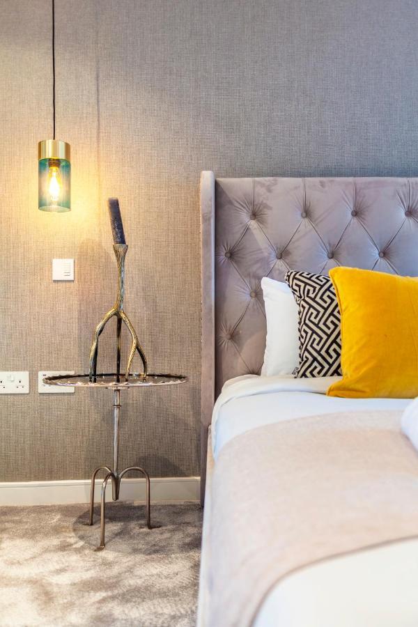 Battersea Church Road I Unique 3 Bedrooms Luxurious House Near Battersea Park * Londen