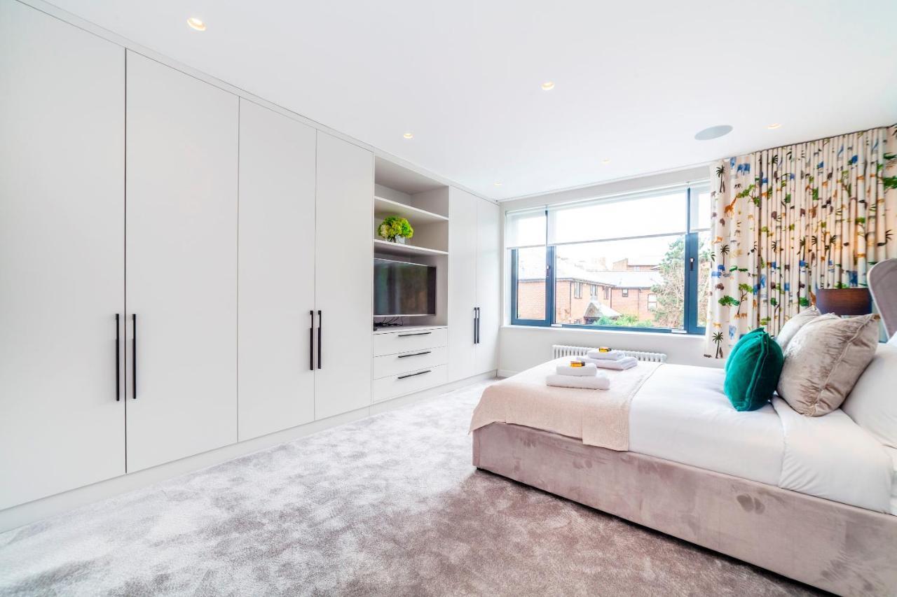 Battersea Church Road I Unique 3 Bedrooms Luxurious House Near Battersea Park Londen