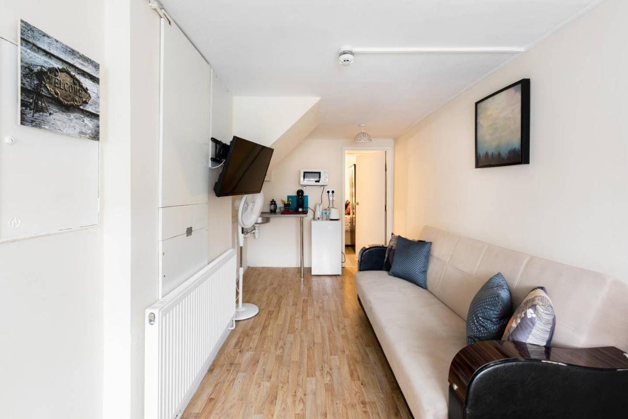 Homestay 145 Burnley Road