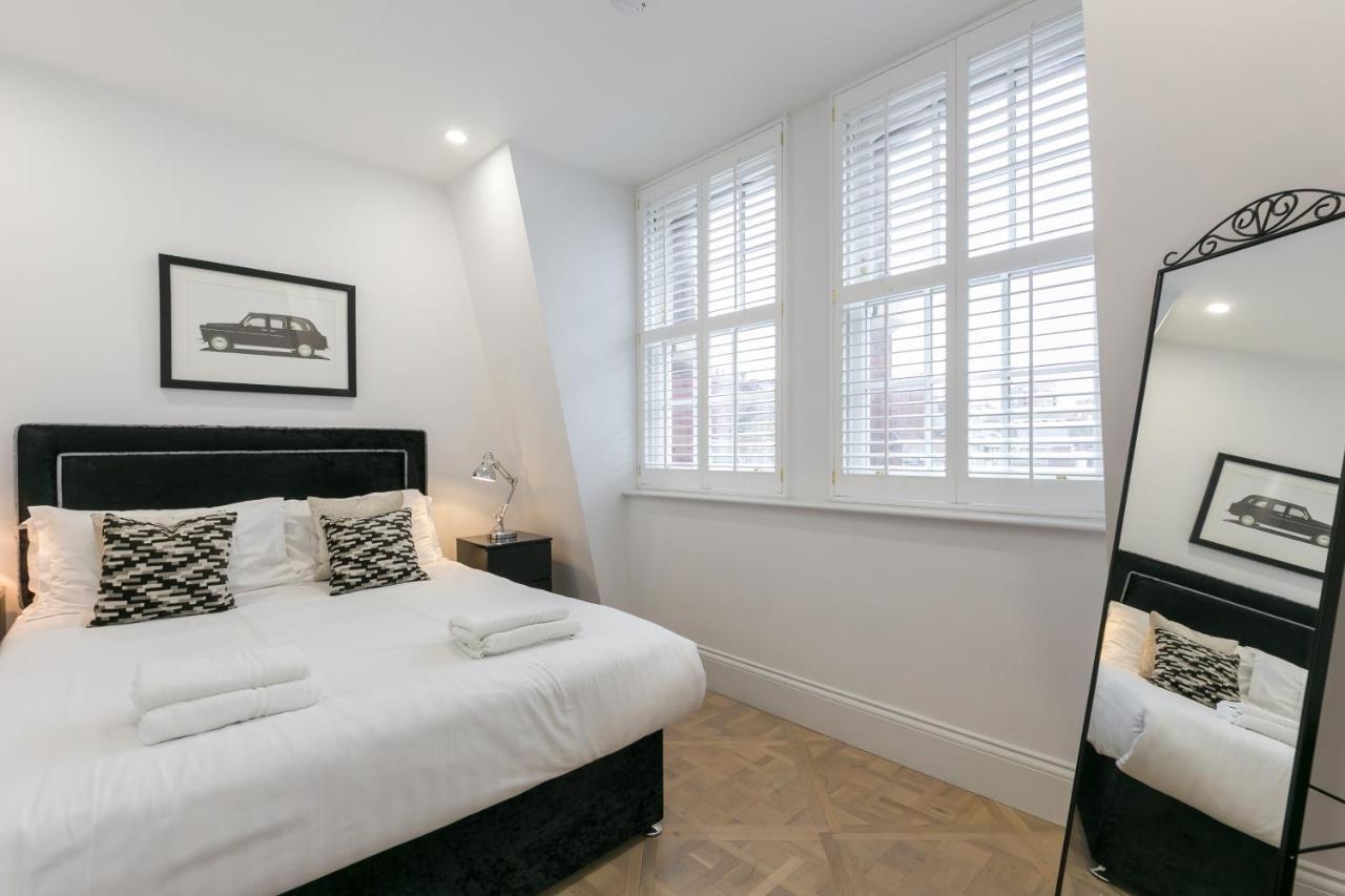 Urban Chic - Shaftesbury Apartment