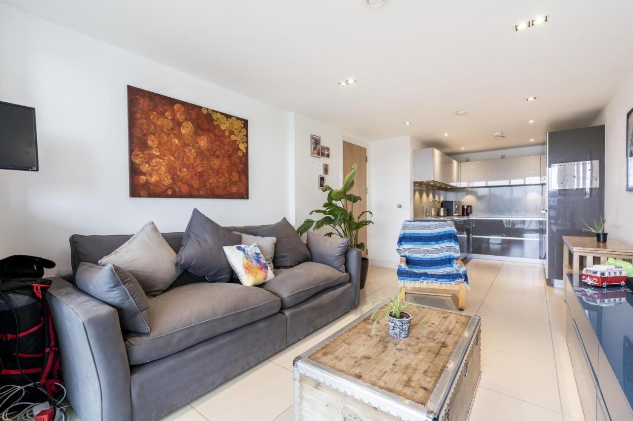 1br Penthouse Flat In East *