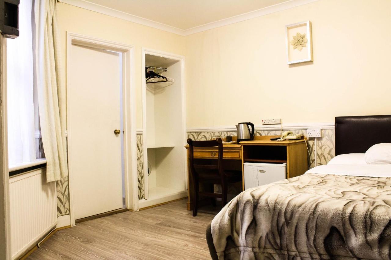Ventures Bed & Breakfast 3*