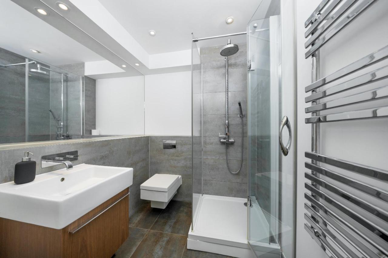 Apartment Spacious 2 Bedroom, 3 Beds 2,5 Bathroom, Trafalgar Square