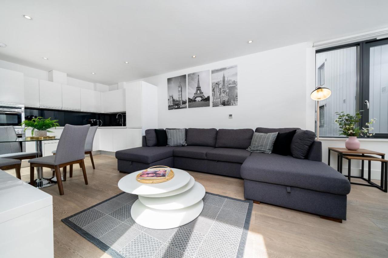 Apartment Spacious 2 Bedroom, 3 Beds 2,5 Bathroom, Trafalgar Square