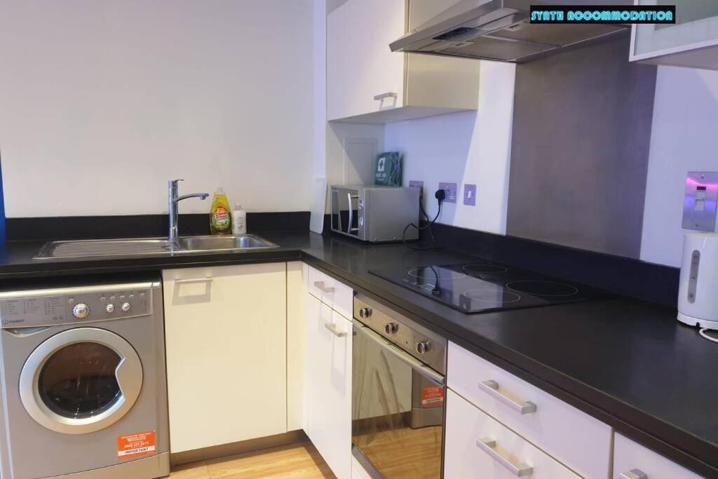 Apartment 80s Retro 1bed Studio Serviced Canary Wharf Perfect For Solo & Couple Travellers *