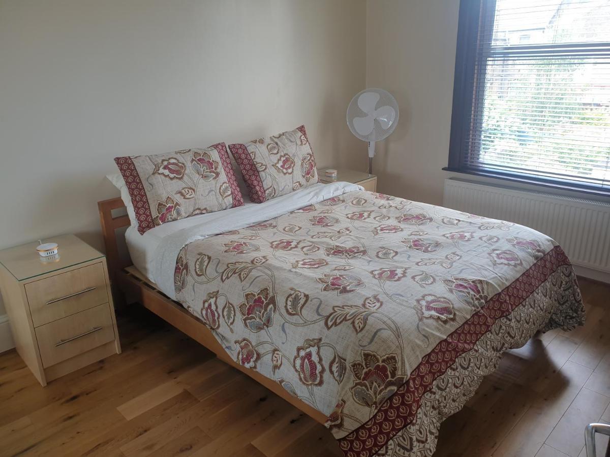 Luxury 1min Walk From Underground, With Free Parking Free Wifi Londres
