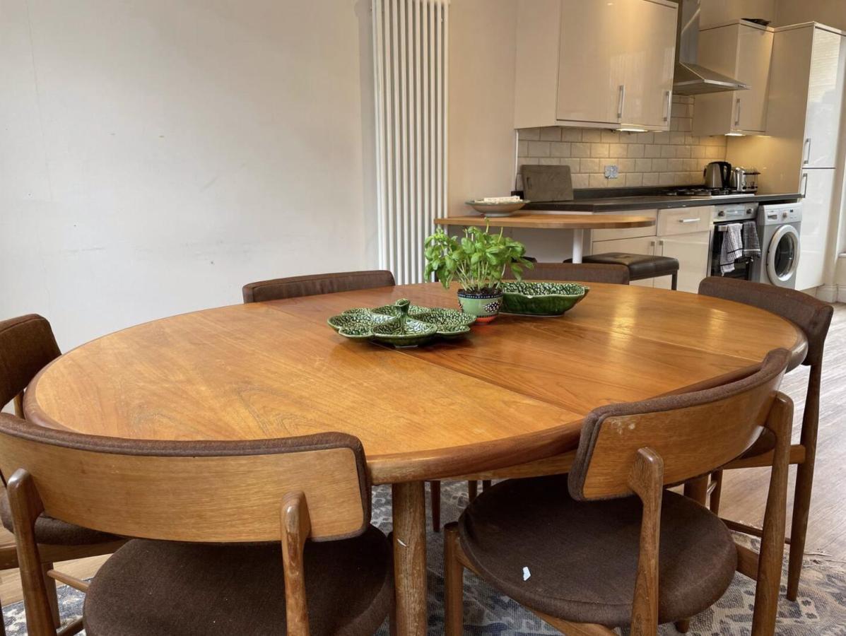 Charming Camden Split Level Apartamento