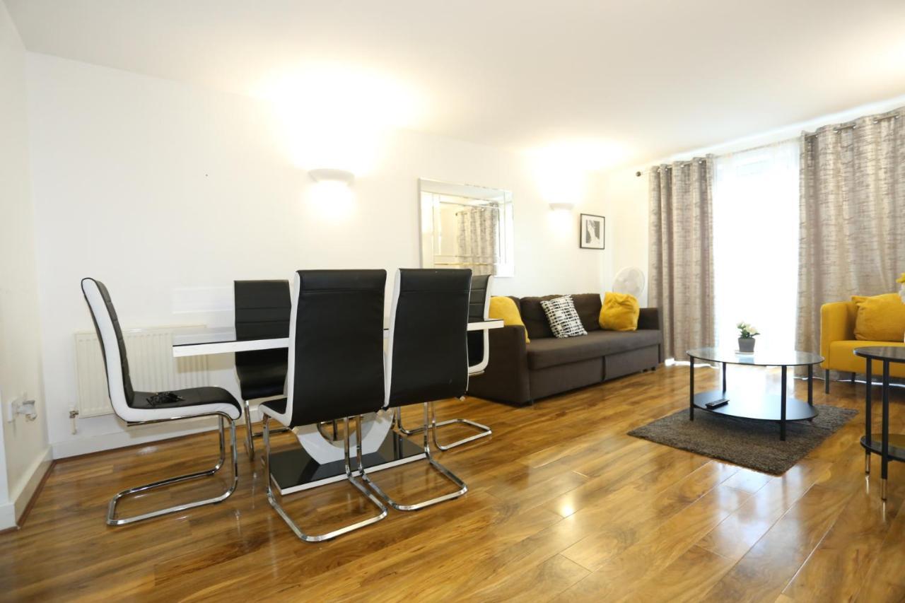 Lovely View 2 Beds 2 Bath Apartment, Londres