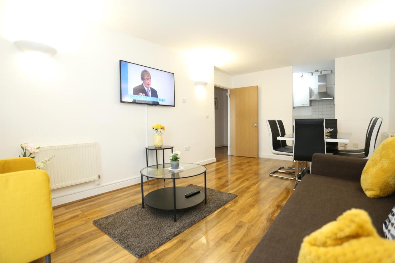 Lovely View 2 Beds 2 Bath Apartment, Apartamento Londres