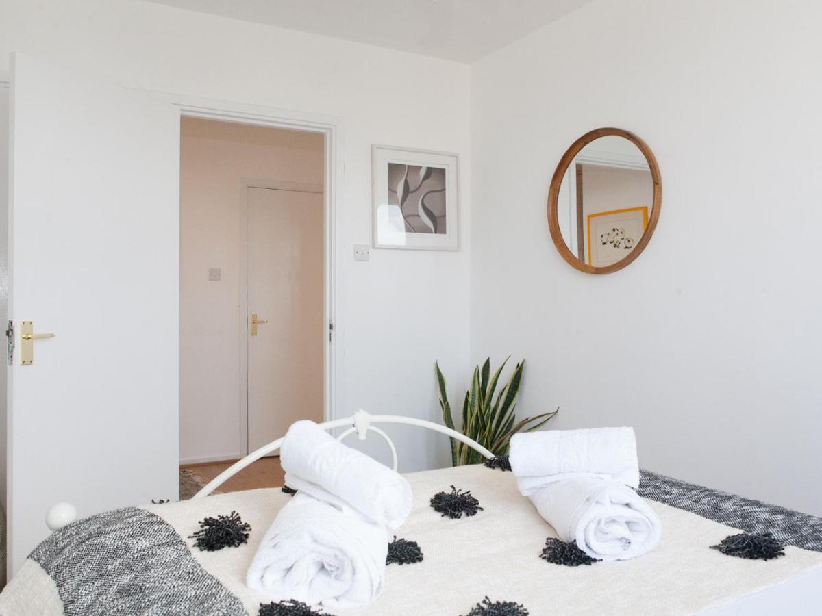 Pass The Keys Spacious 2bedroom Flat With Views In Bridge * Londres