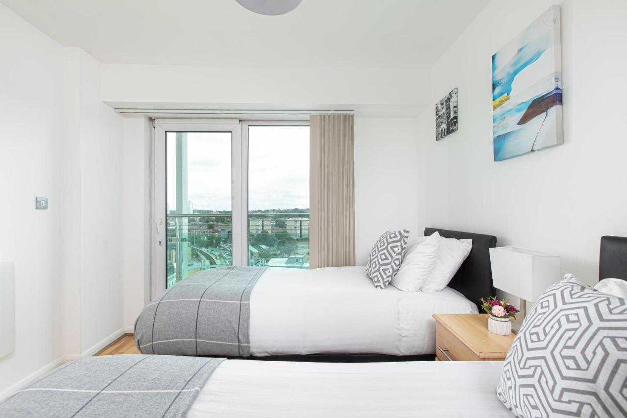 Skyvillion - 3bed Penthouse Near Airport, O2 Arena, Excel Centre With Parking Apartamento Londres