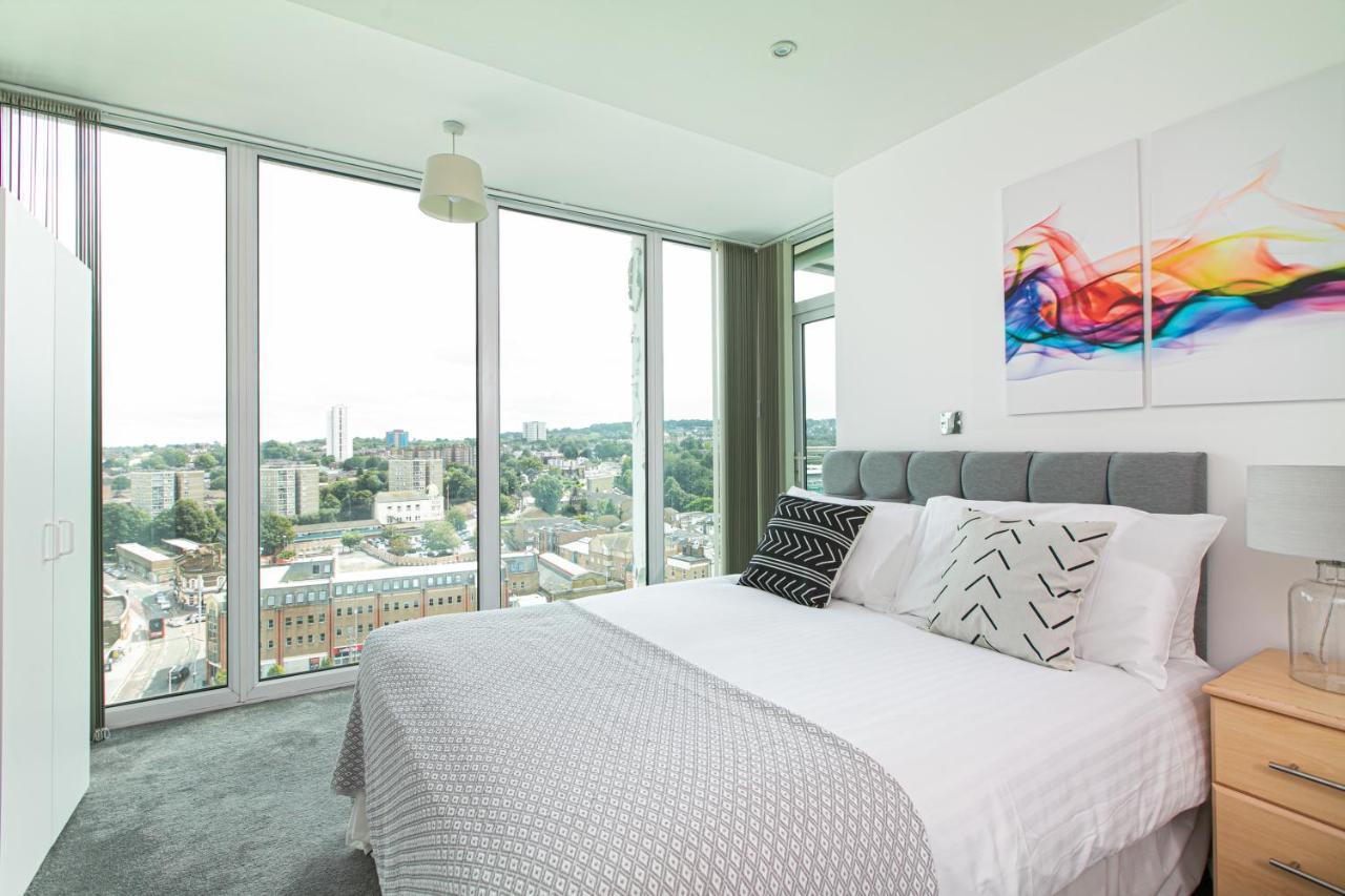 Skyvillion - 3bed Penthouse Near Airport, O2 Arena, Excel Centre With Parking Apartamento
