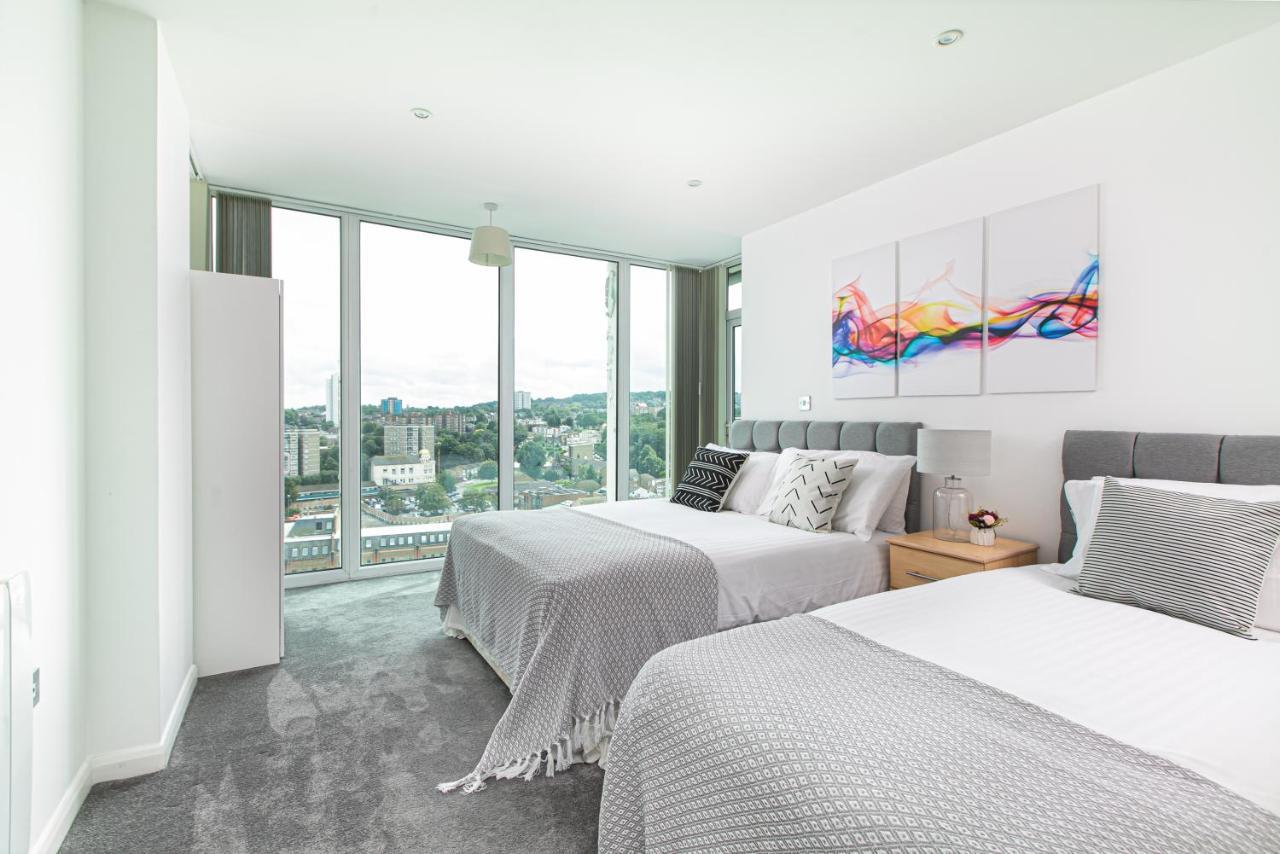 Skyvillion - 3bed Penthouse Near Airport, O2 Arena, Excel Centre With Parking *