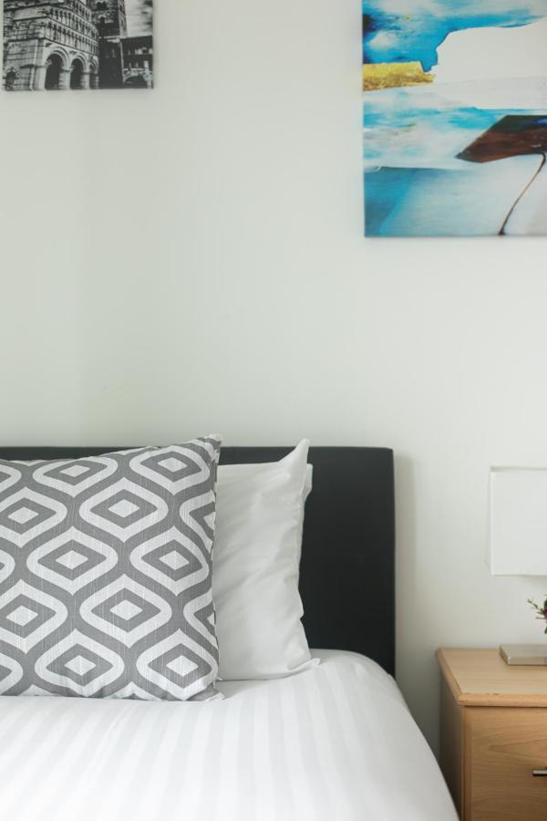 Skyvillion - 3bed Penthouse Near Airport, O2 Arena, Excel Centre With Parking Apartamento