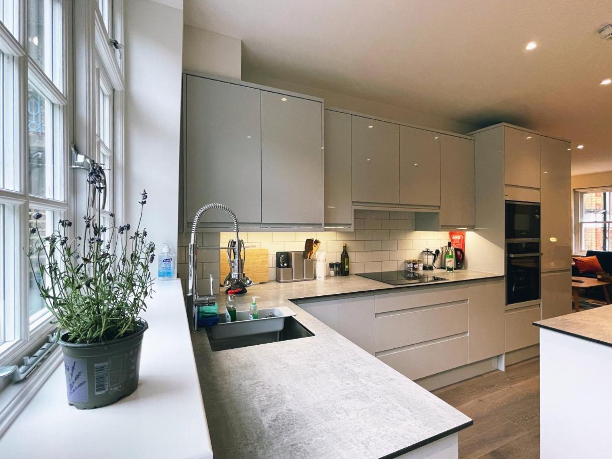 James's Place On Oxford Street Apartment *