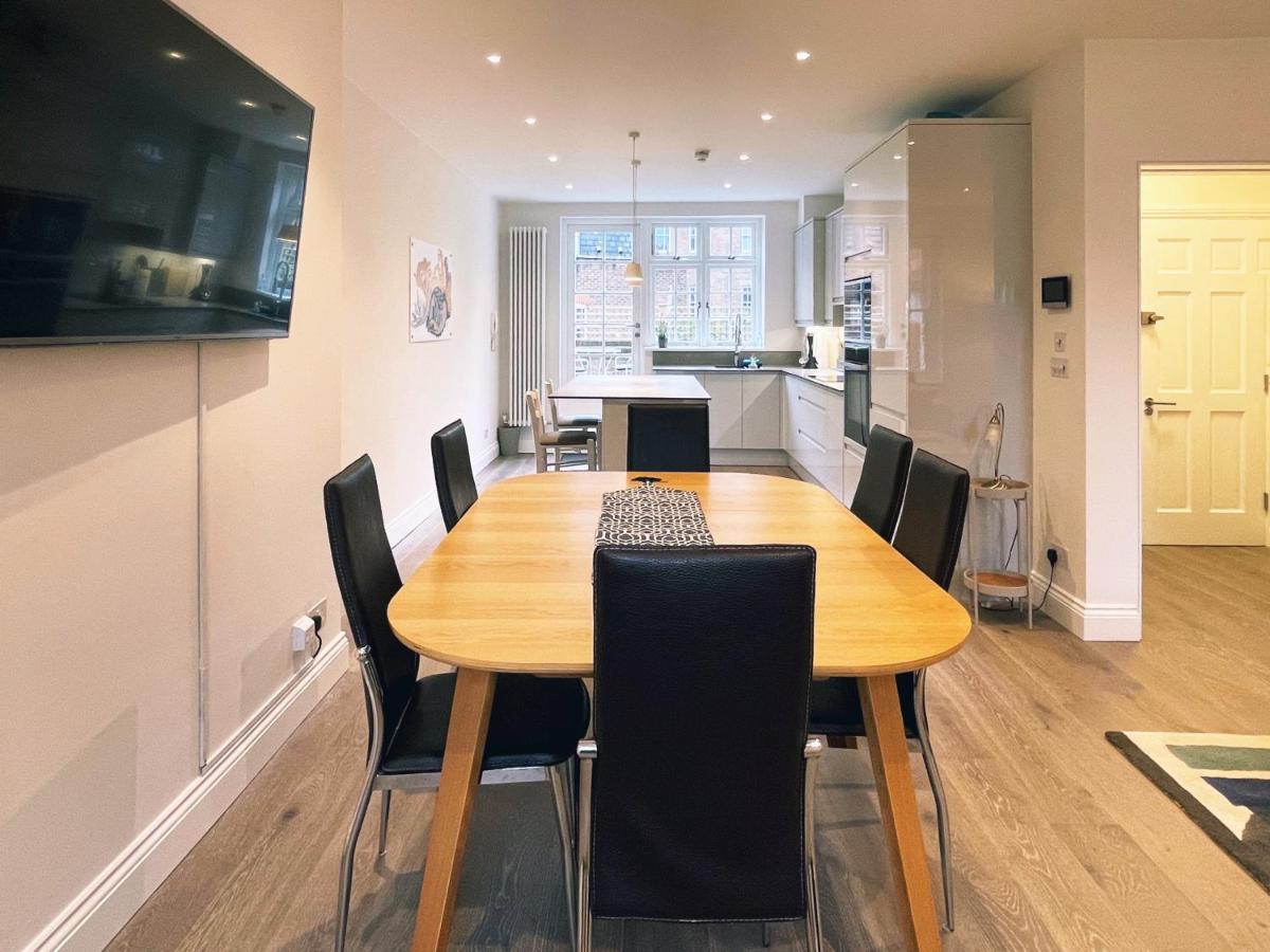 James's Place On Oxford Street London