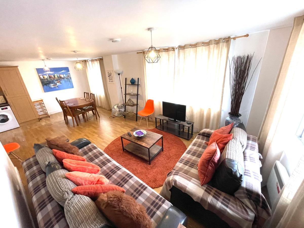 Modern Near Tower Bridge Apartment London