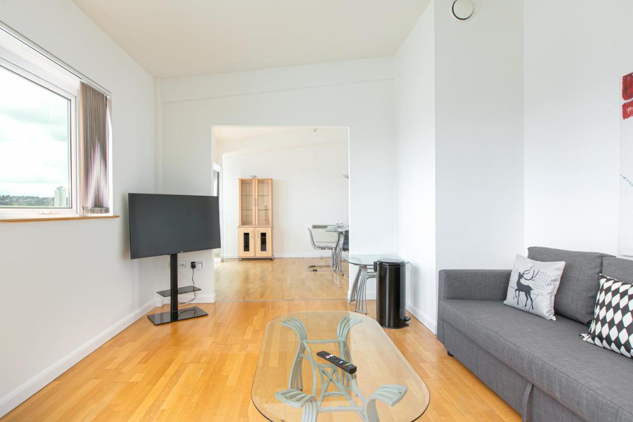 Apartamento Skyvillion - 3bed Penthouse Near Airport, O2 Arena, Excel Centre With Parking