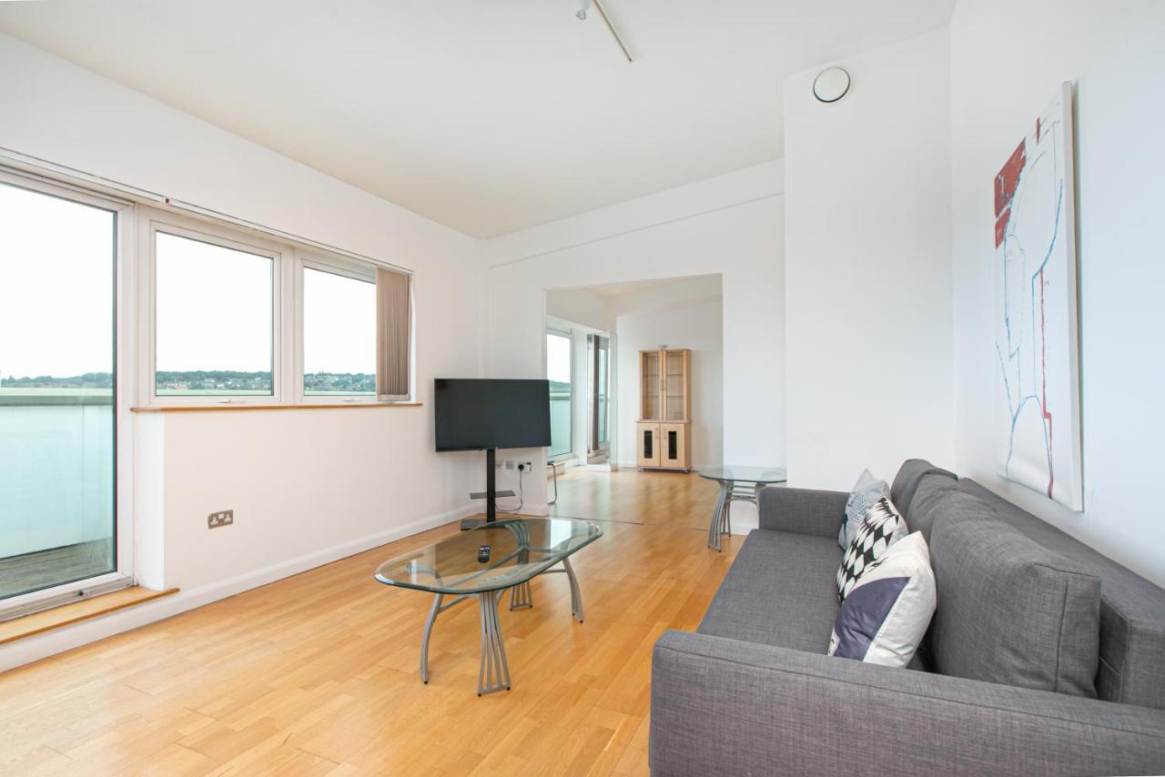 Skyvillion - 3bed Penthouse Near Airport, O2 Arena, Excel Centre With Parking * Londres