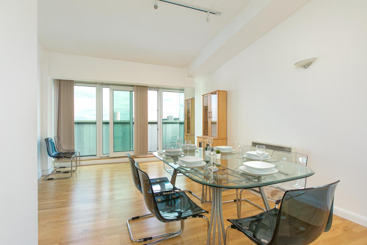 Apartamento Skyvillion - 3bed Penthouse Near Airport, O2 Arena, Excel Centre With Parking