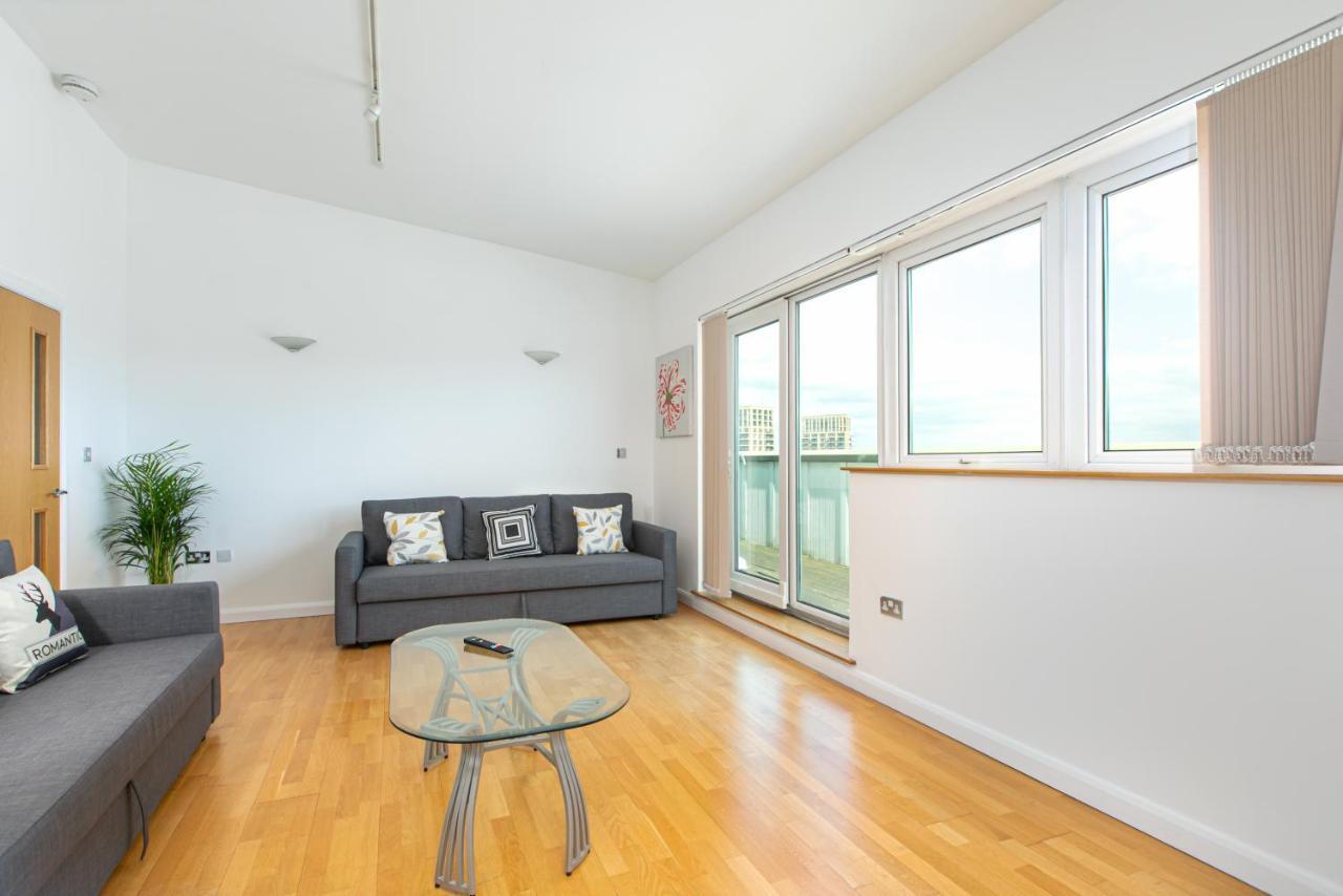 Skyvillion - 3bed Penthouse Near Airport, O2 Arena, Excel Centre With Parking *