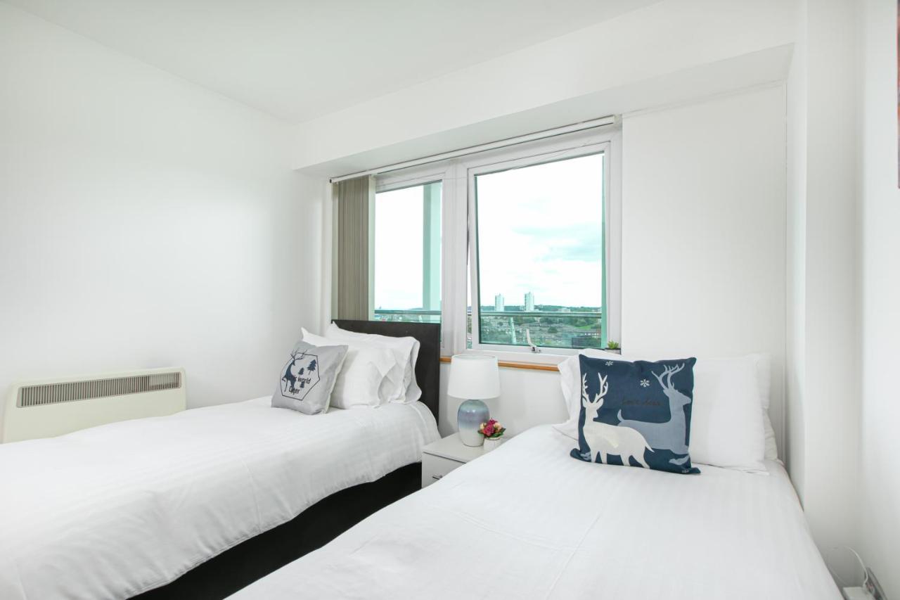 Apartamento Skyvillion - 3bed Penthouse Near Airport, O2 Arena, Excel Centre With Parking