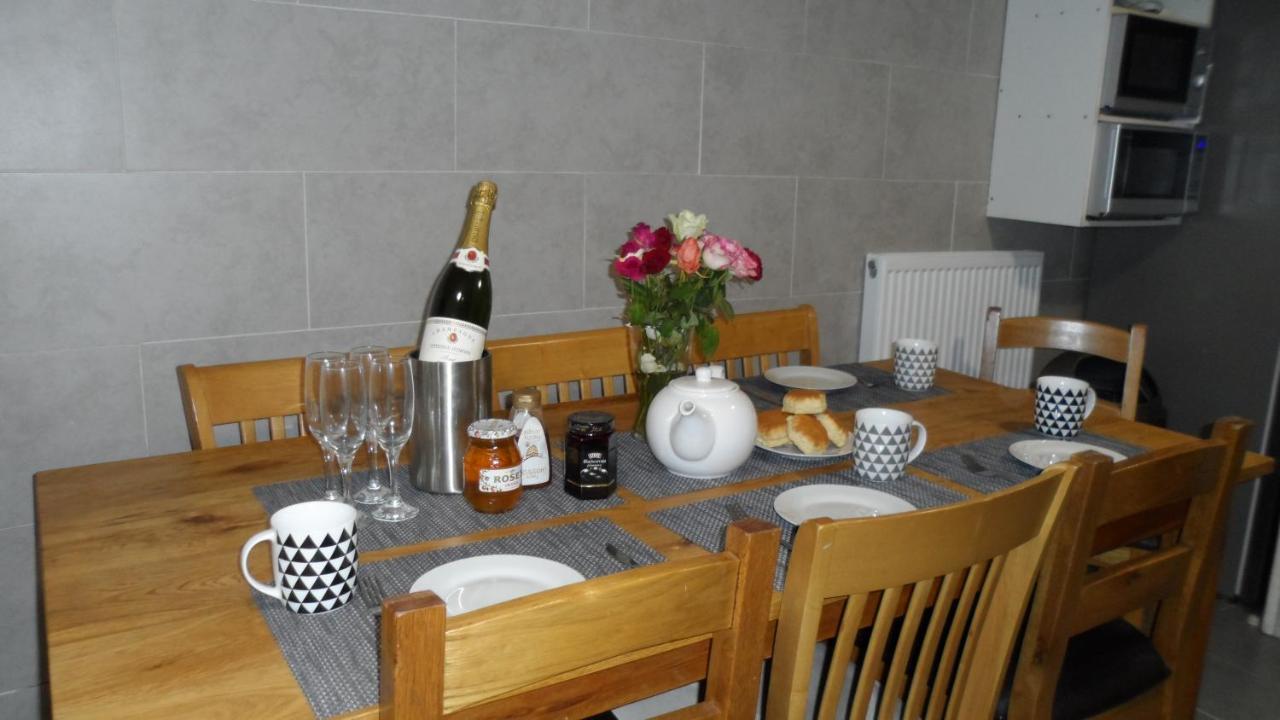 Bubblesbnb- Family 7 Bedroom House Londres