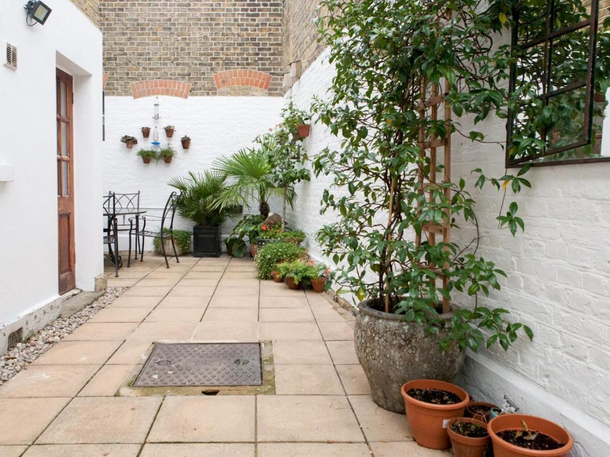 Pass The Keys Garden In Stockwell Londres