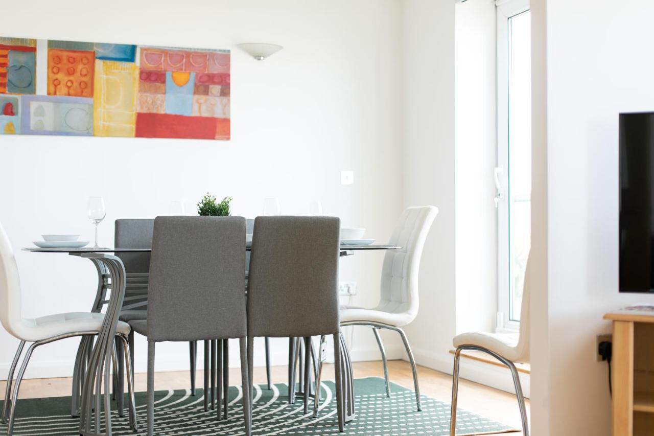 Skyvillion - 3bed Penthouse Near Airport, O2 Arena, Excel Centre With Parking *