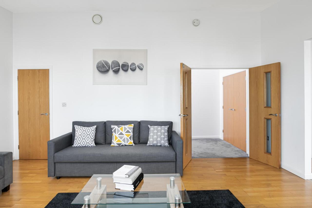Apartamento Skyvillion - 3bed Penthouse Near Airport, O2 Arena, Excel Centre With Parking