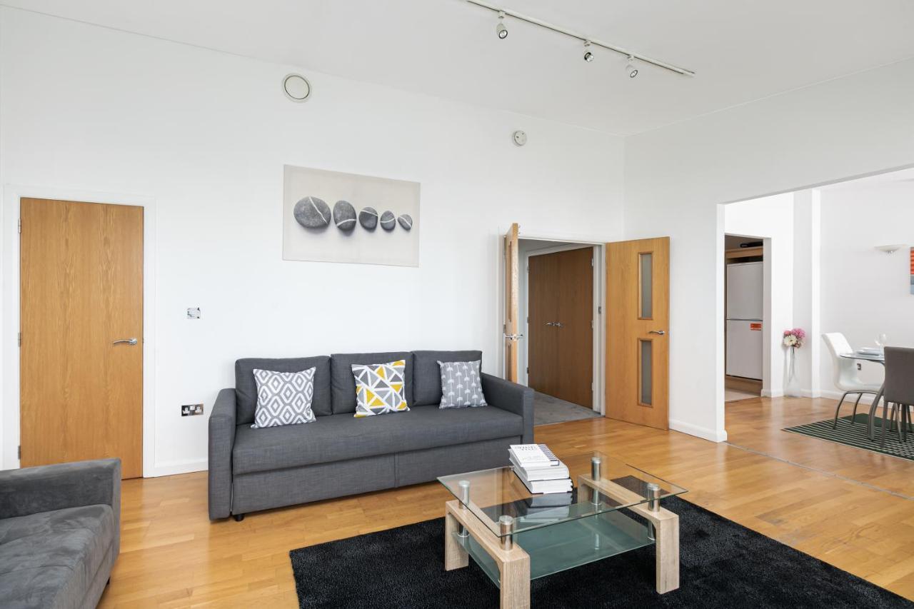 Apartamento Skyvillion - 3bed Penthouse Near Airport, O2 Arena, Excel Centre With Parking Londres