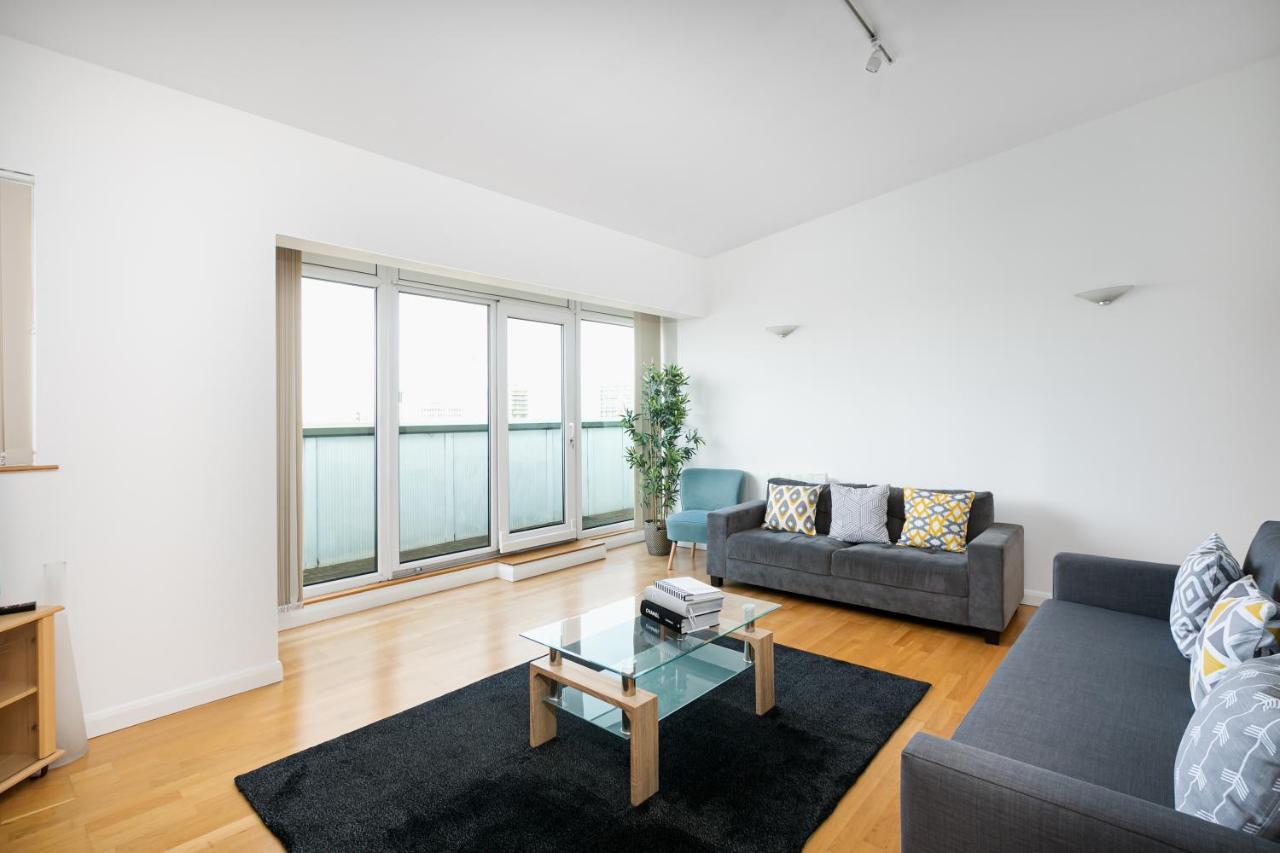 Skyvillion - 3bed Penthouse Near Airport, O2 Arena, Excel Centre With Parking *
