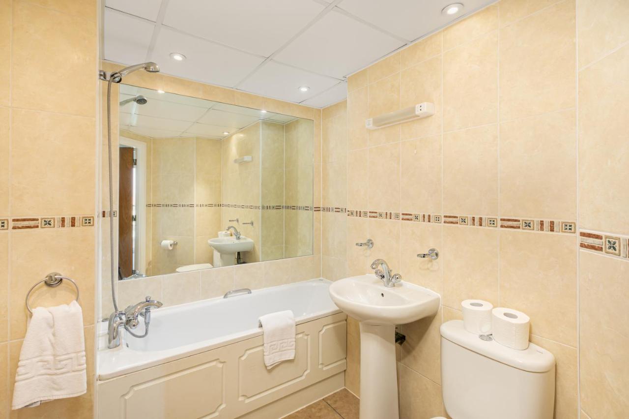 Skyvillion - 3bed Penthouse Near Airport, O2 Arena, Excel Centre With Parking Apartamento *