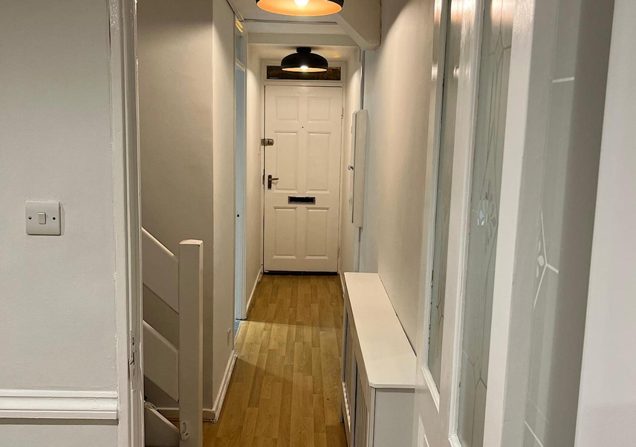Apartamento Lovely 2 Bedroom With Parking Space Londres