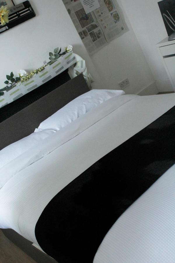 Cozy Or In Townhouse Fast Links To Central London