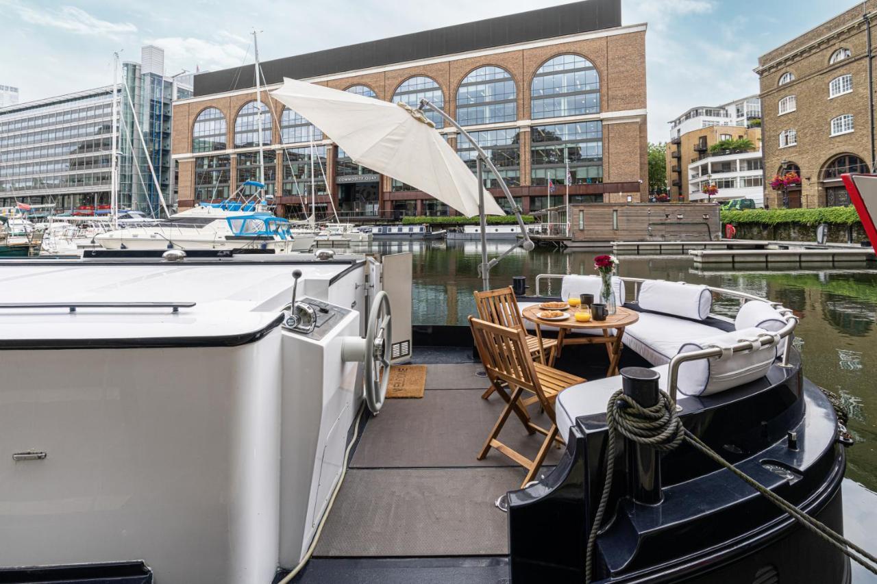 Botel Delightful House Boat On St Katharine Dock *