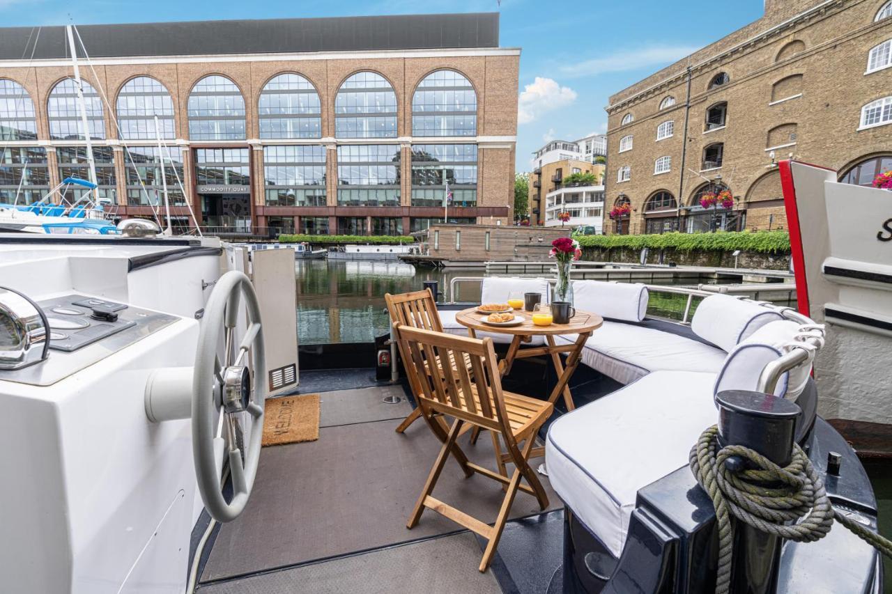 Delightful House Boat On St Katharine Dock Botel *