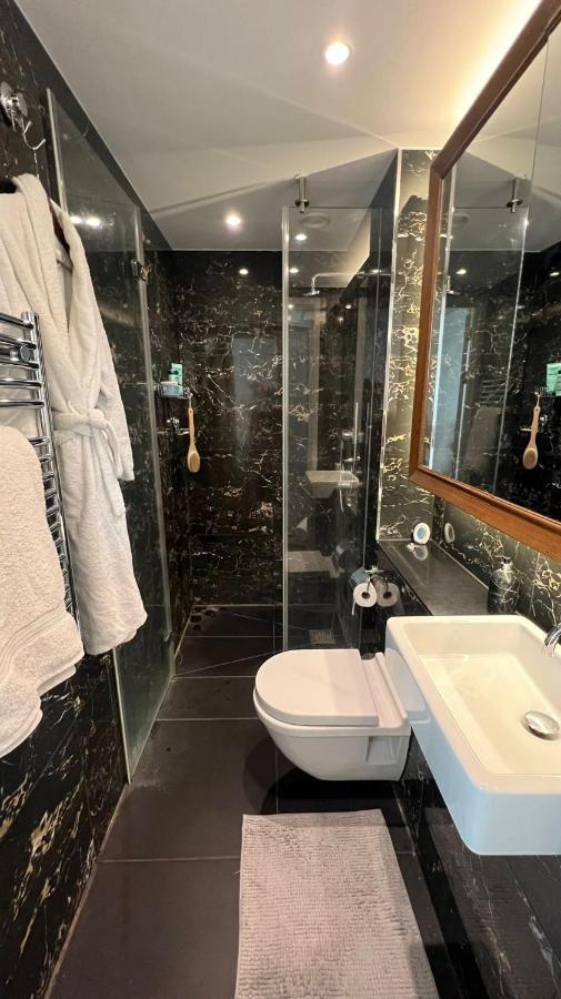 Luxury 2 Bed Flat Close To Victoria Station Appartement *